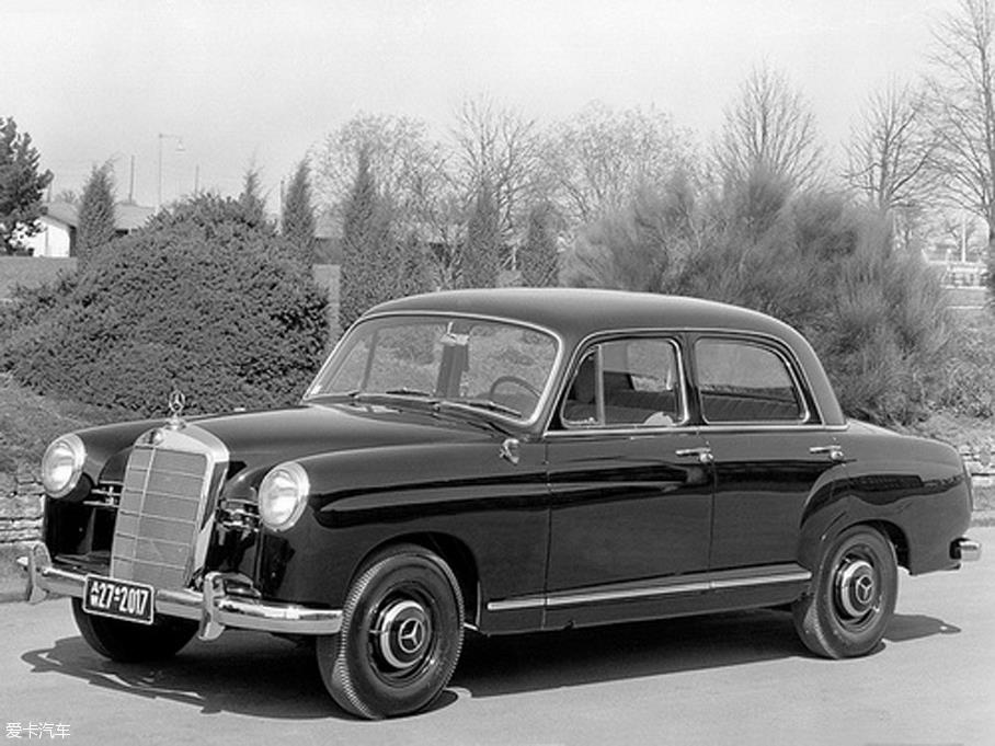 Second generation Mercedes-Benz E-Class